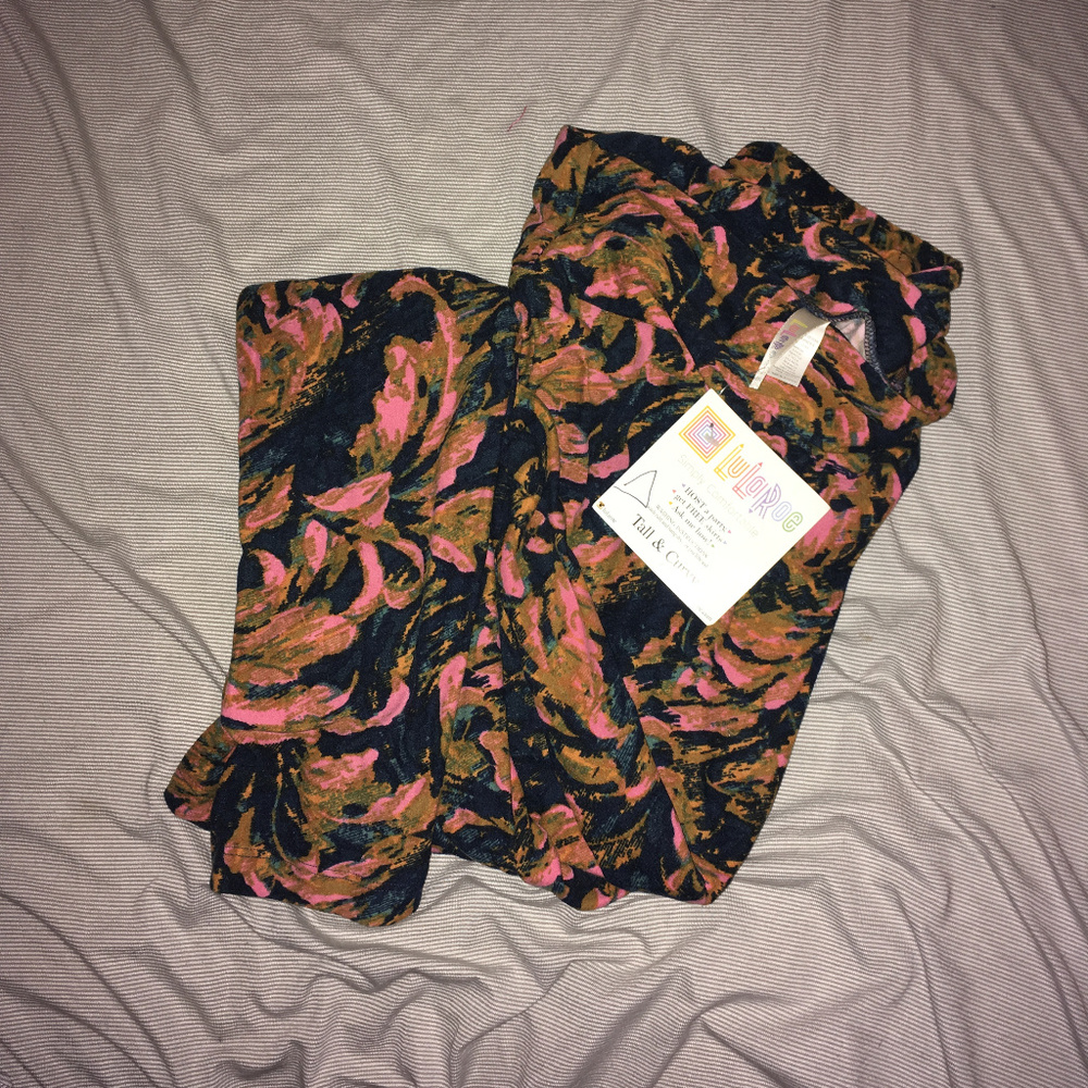 Brand New LuLaRoe Tall & Curvy leggings